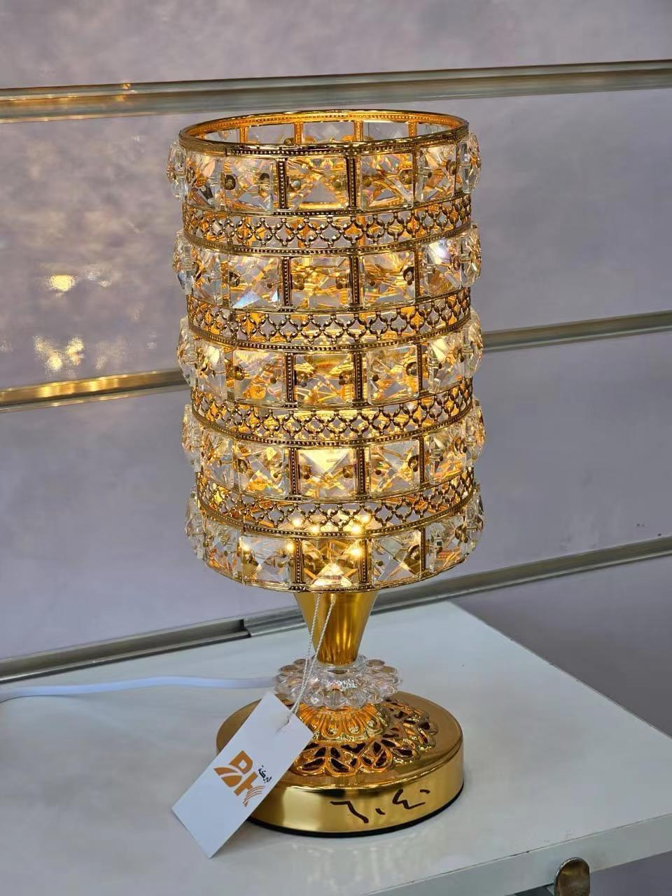 مصباح طاولة كريستالي ذهبي